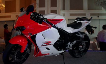2012 Hyosung GT250R White Red