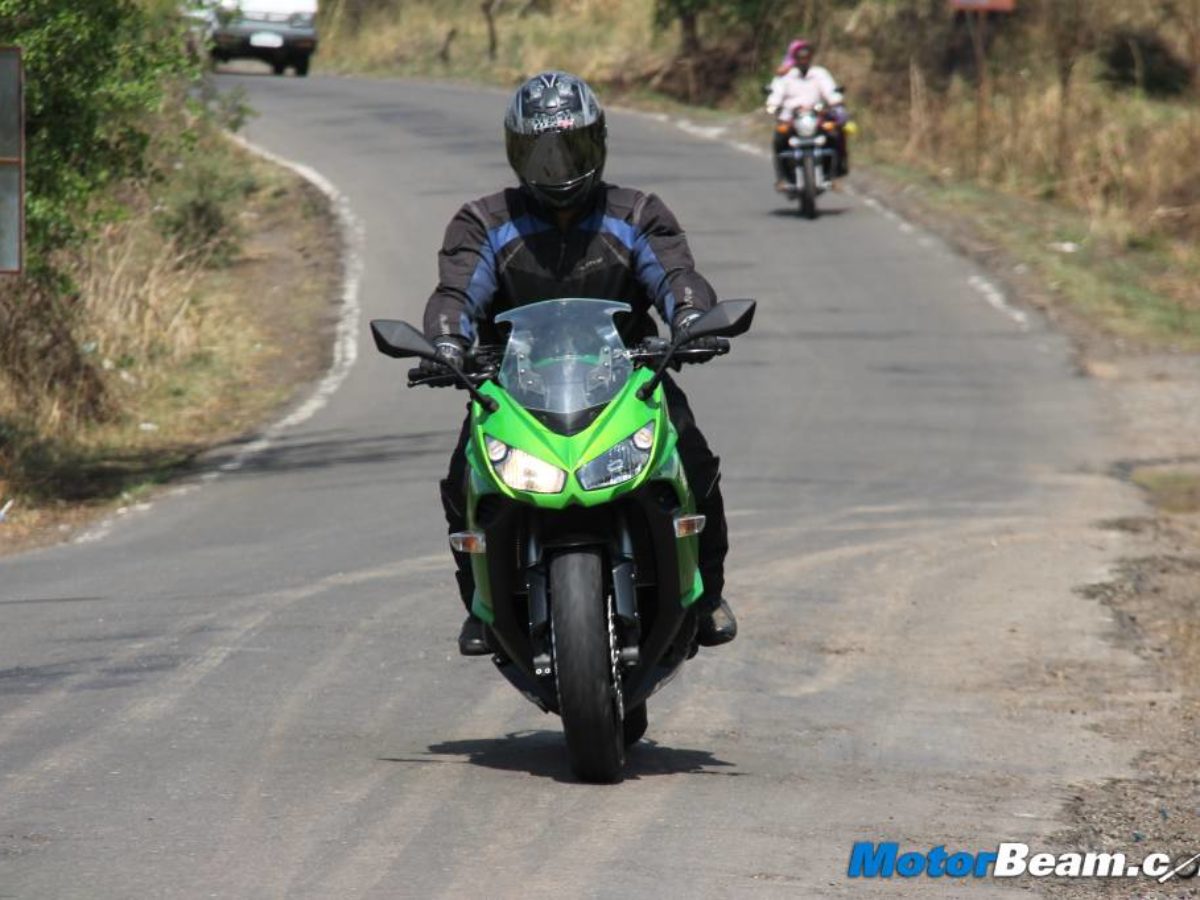 https://www.motorbeam.com/wp-content/uploads/2014-Kawasaki-Ninja-1000-Road-Test-1200x900.jpg