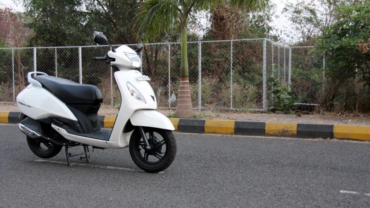 tvs hybrid scooter launch in december 2017 electric scooter in march 2018 tvs hybrid scooter launch in december