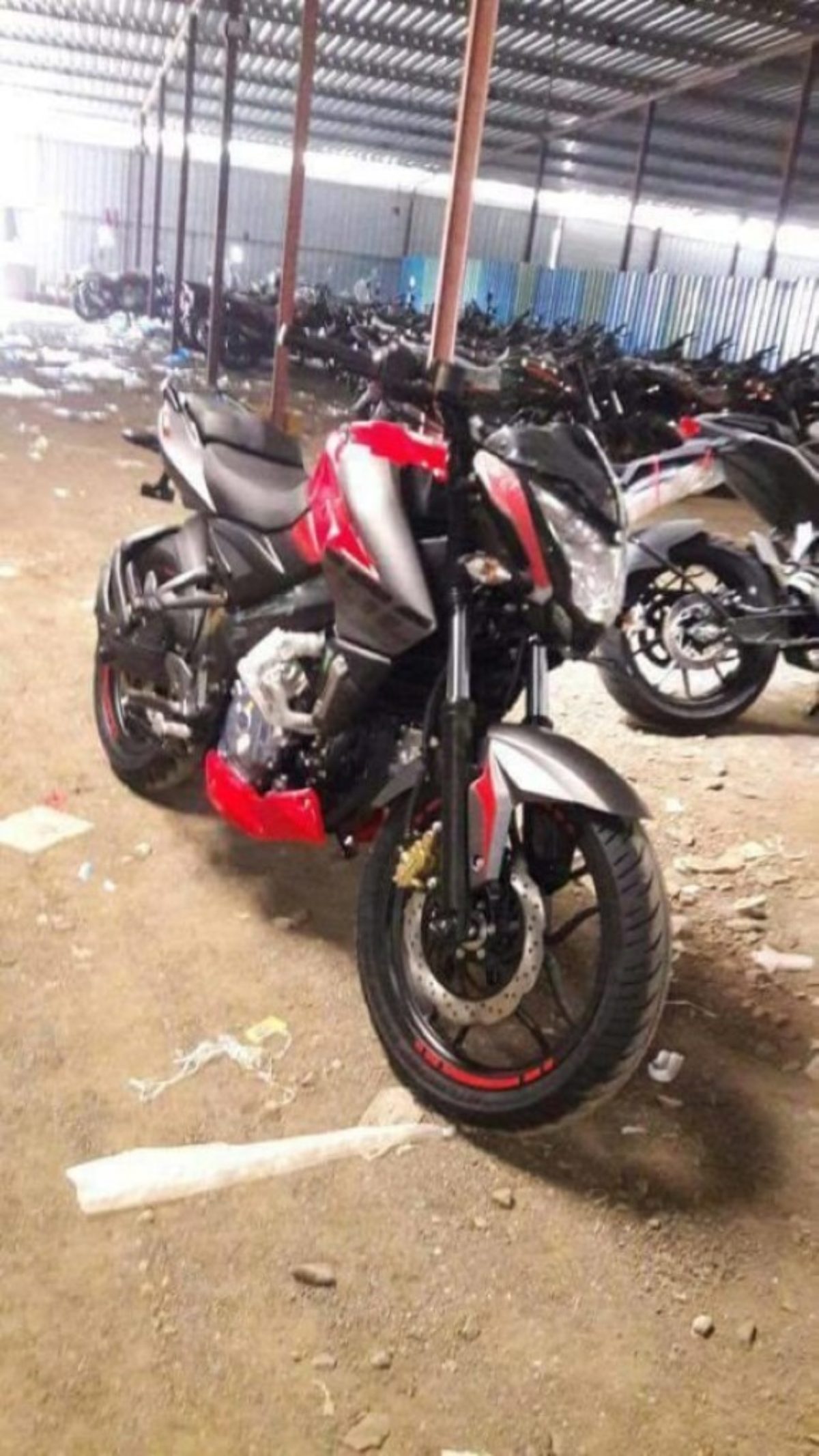 Pulsar 200 deals ns red colour