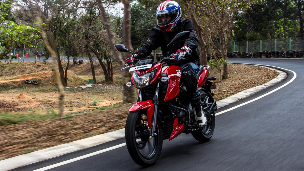 18 Tvs Apache 160 4v Review Test Ride Motorbeam