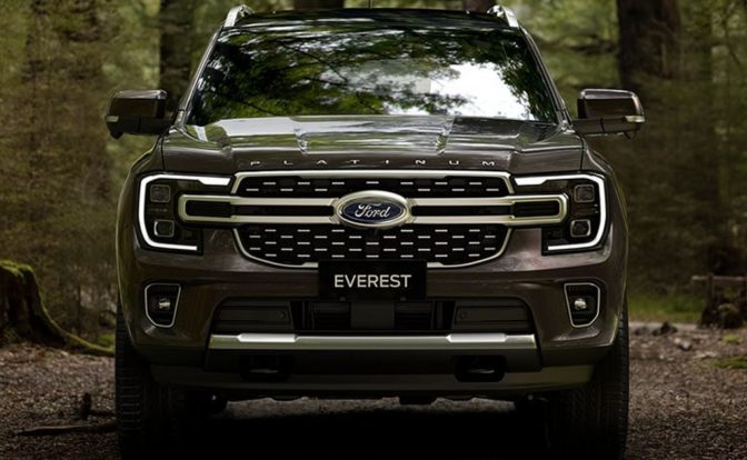 2022 Ford Endeavour Front