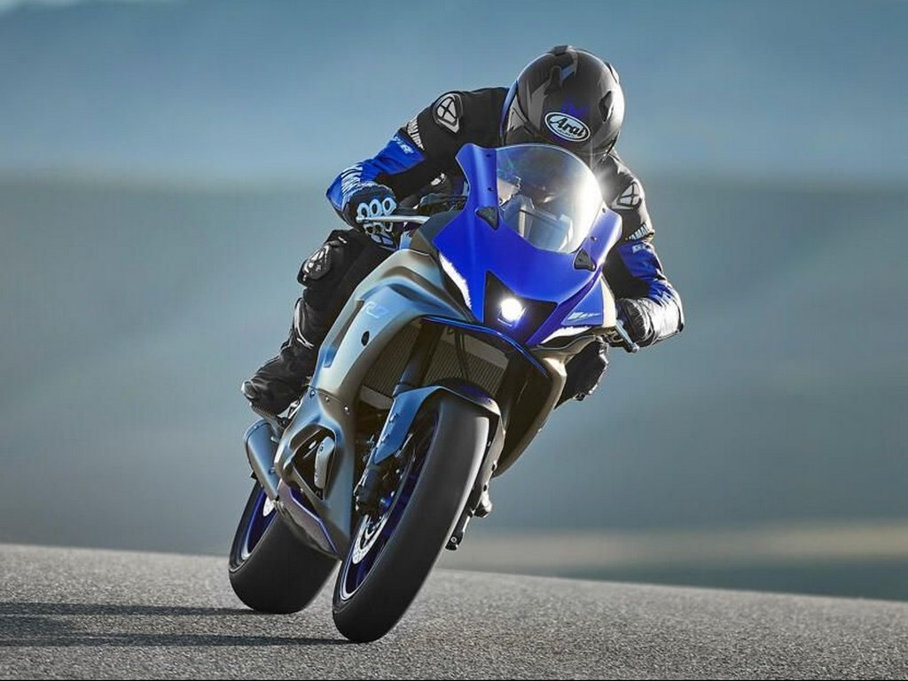 2022 Yamaha R7 Storms Into Middleweight Supersport Class