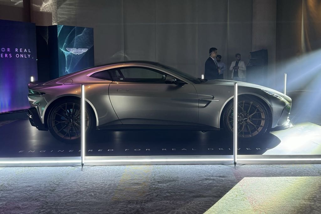 2024 Aston Martin Vantage Side