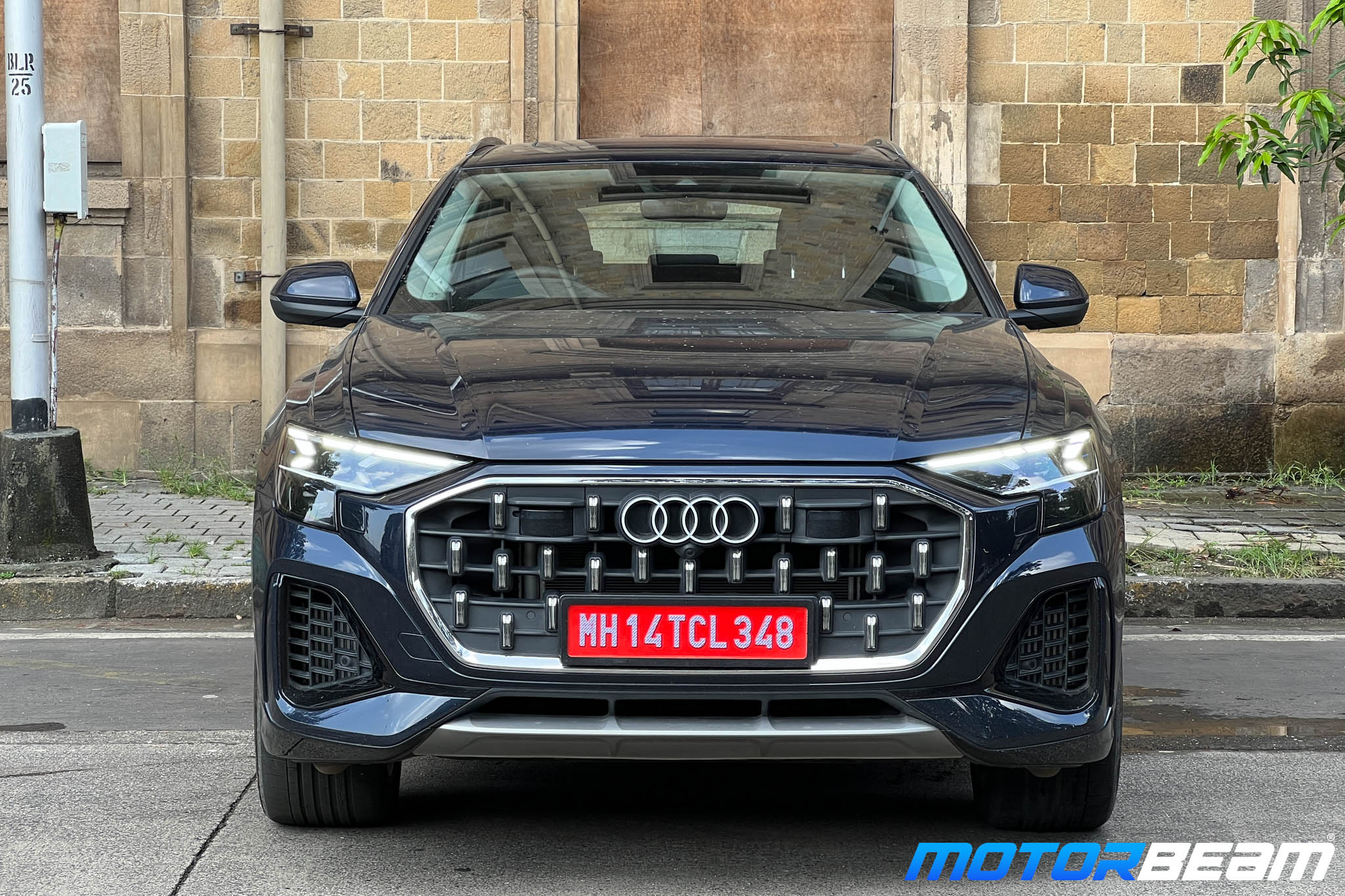 2024-Audi-Q8-1