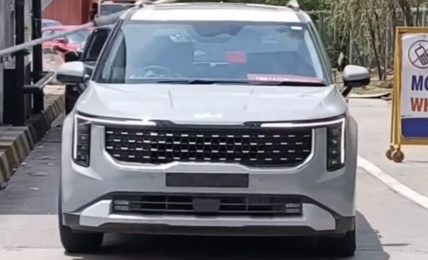 2024 Kia Carnival Spotted Undisguised