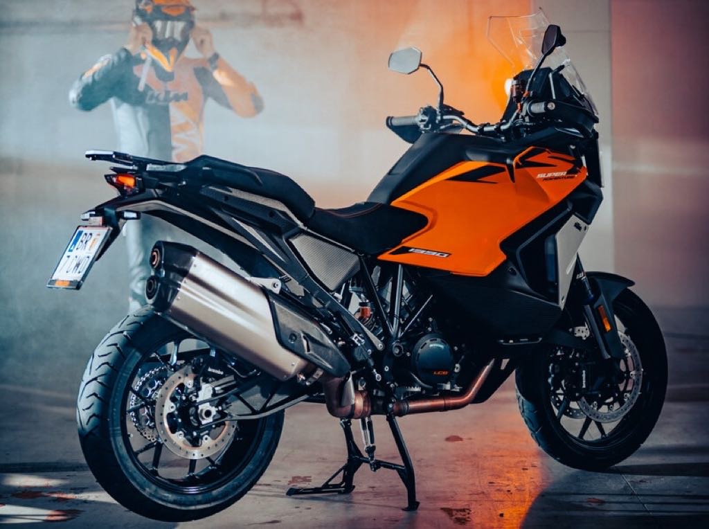 2025 KTM 1390 Super Adventure S Evo Rear