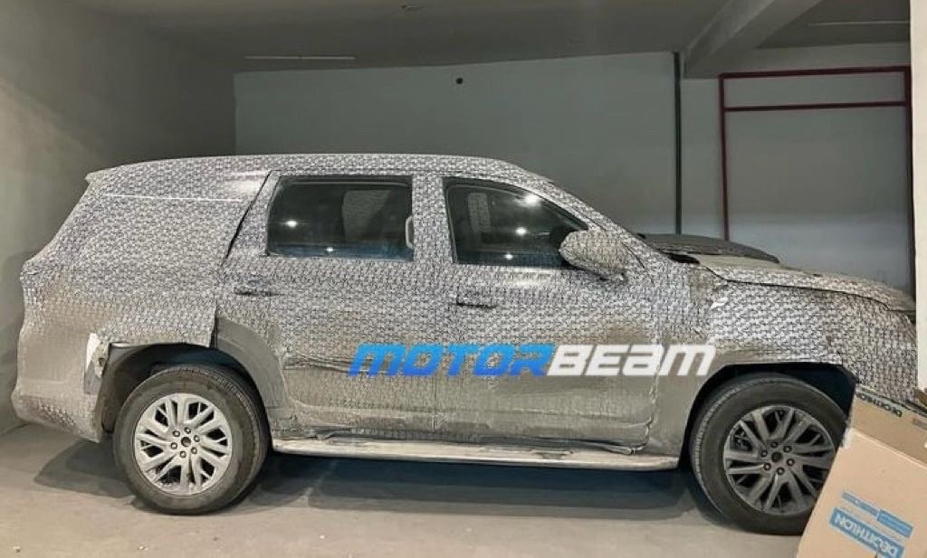 2025 MG Gloster Facelift Spied