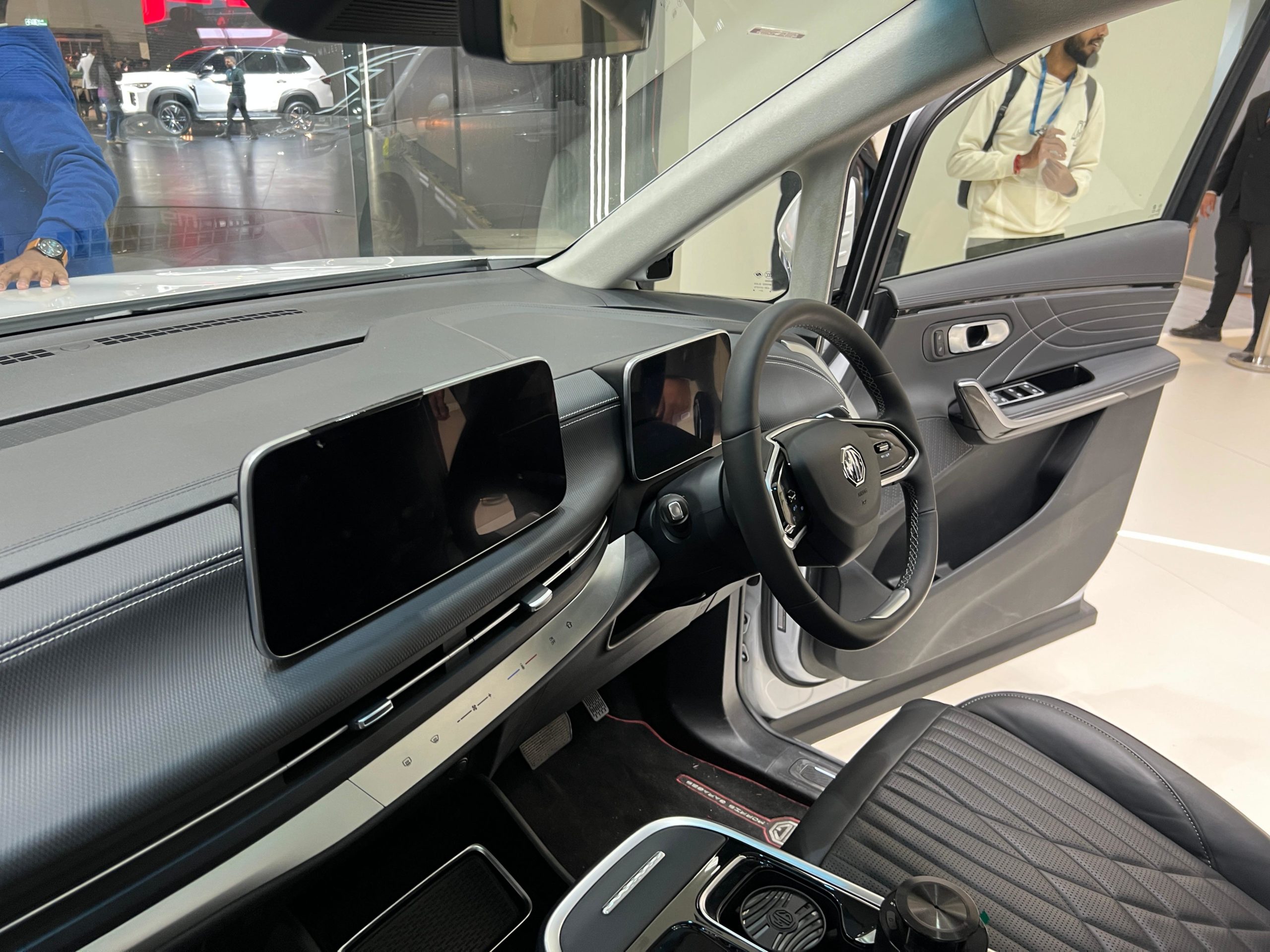 2025 MG M9 Interior