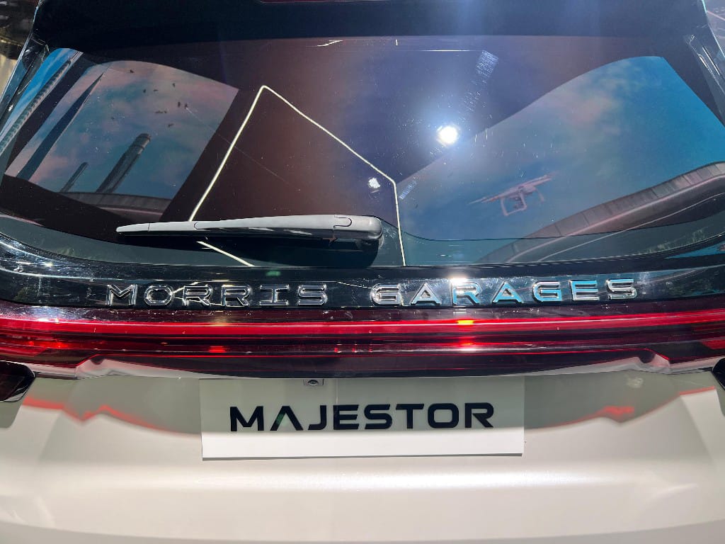 2025 MG Majestor Back