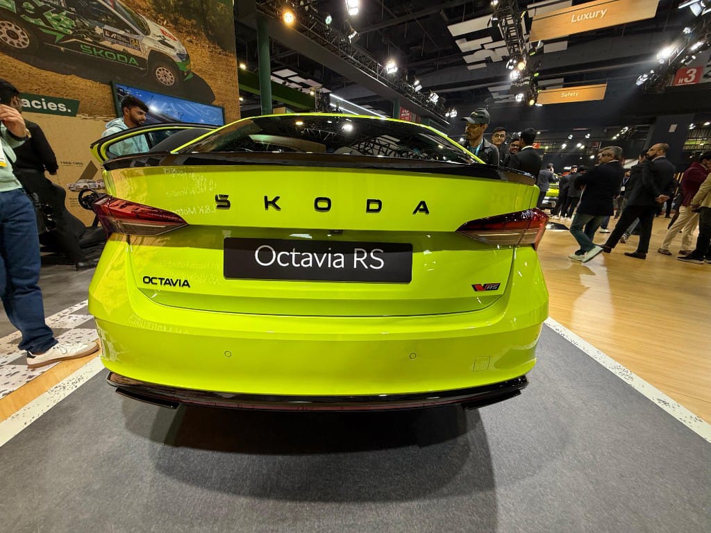 2025 Škoda Octavia vRS Back