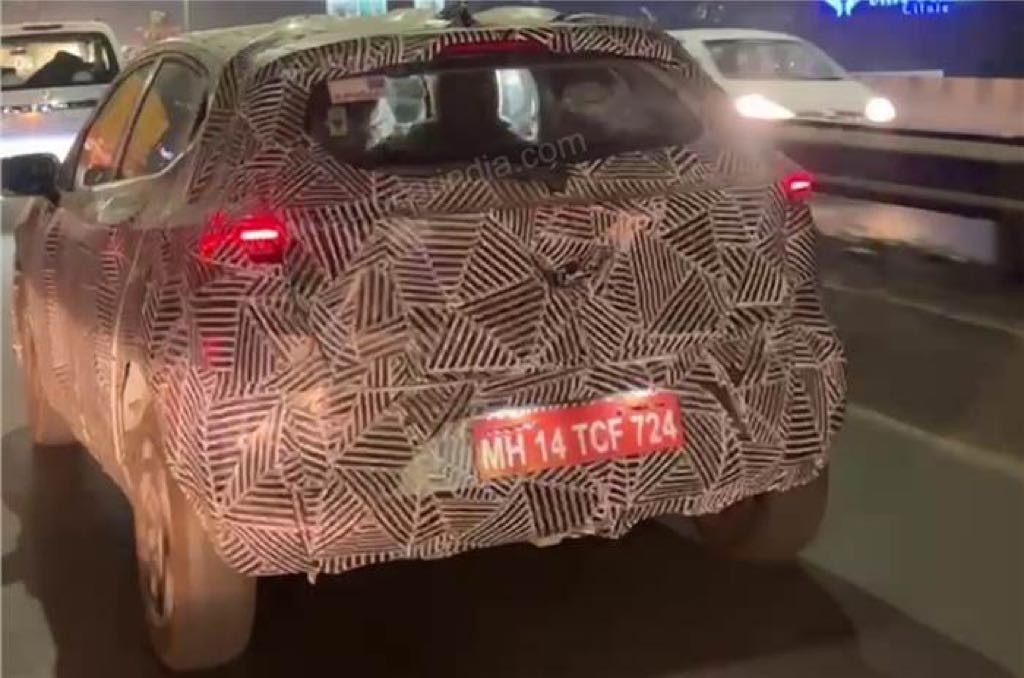 2025 Tata Altroz Facelift Spied Rear