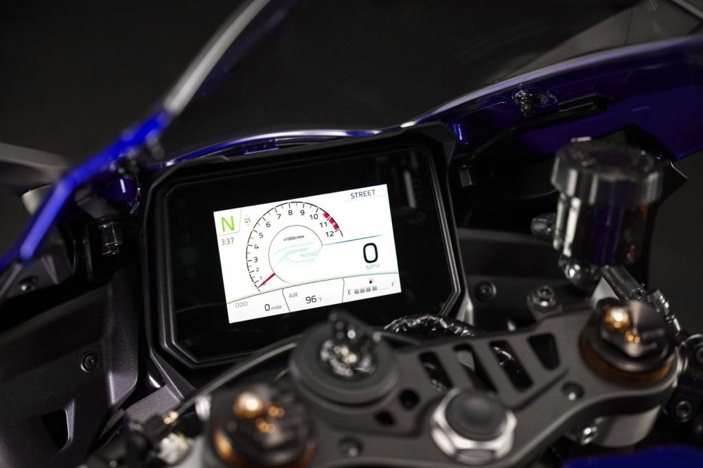 2025 Yamaha R9 Instrument Cluster