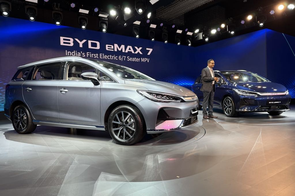 BYD eMAX 7