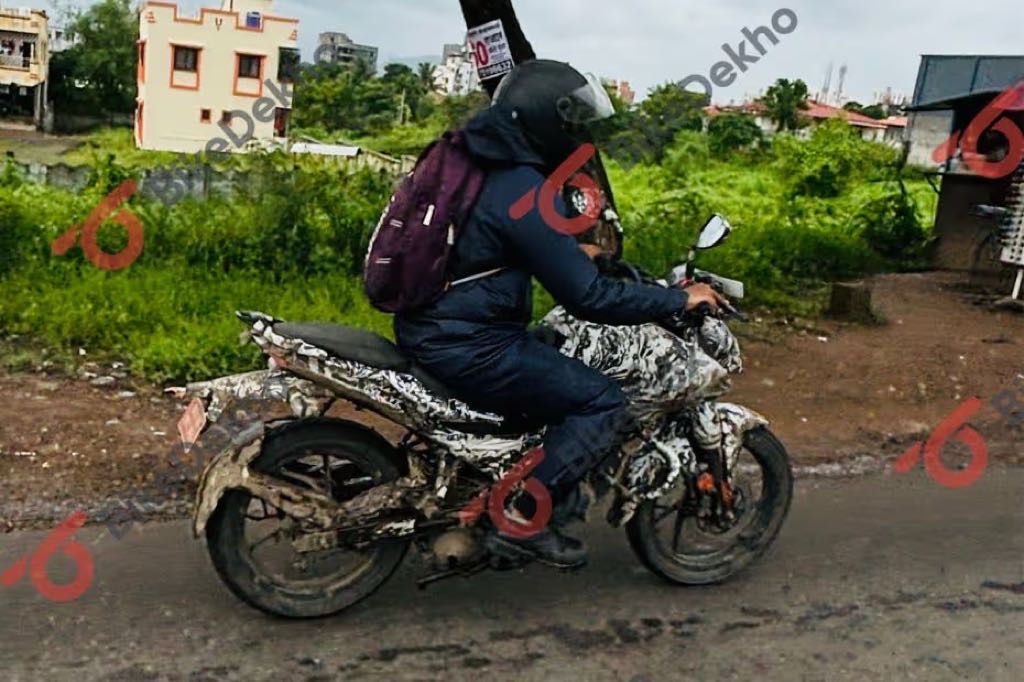 Bajaj Pulsar N125 Side Spotted