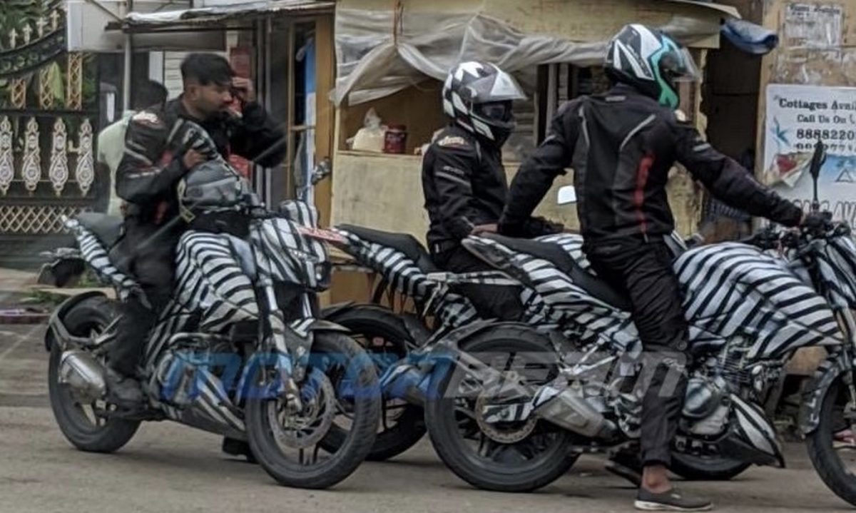 Bajaj Pulsar NS250 Spied Camouflaged Mules Look Production Ready