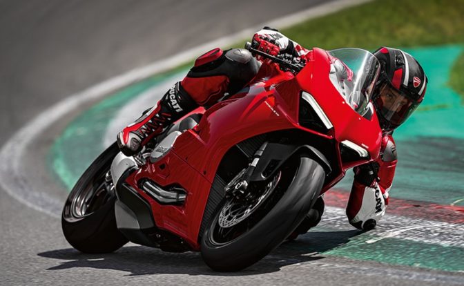 Ducati Panigale V2 Action