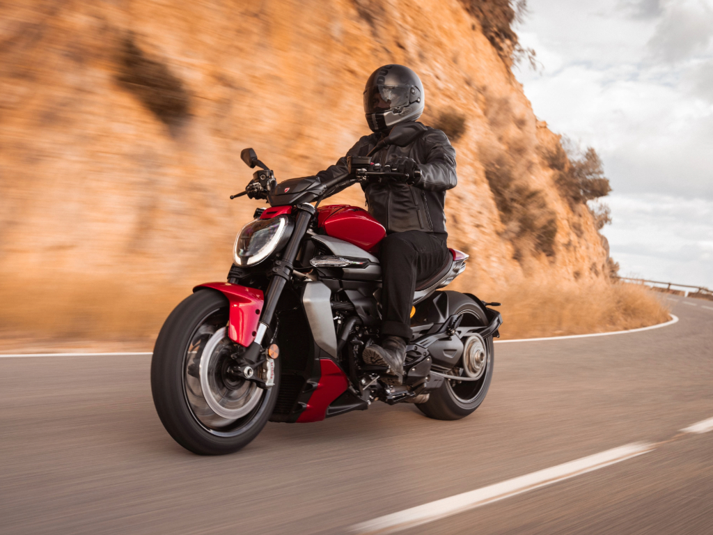 Ducati XDiavel V4 front riding