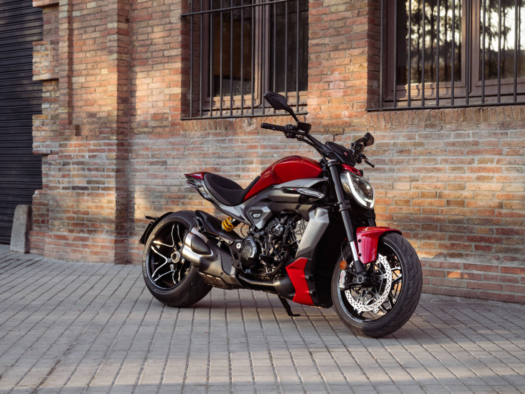 Ducati XDiavel V4 front