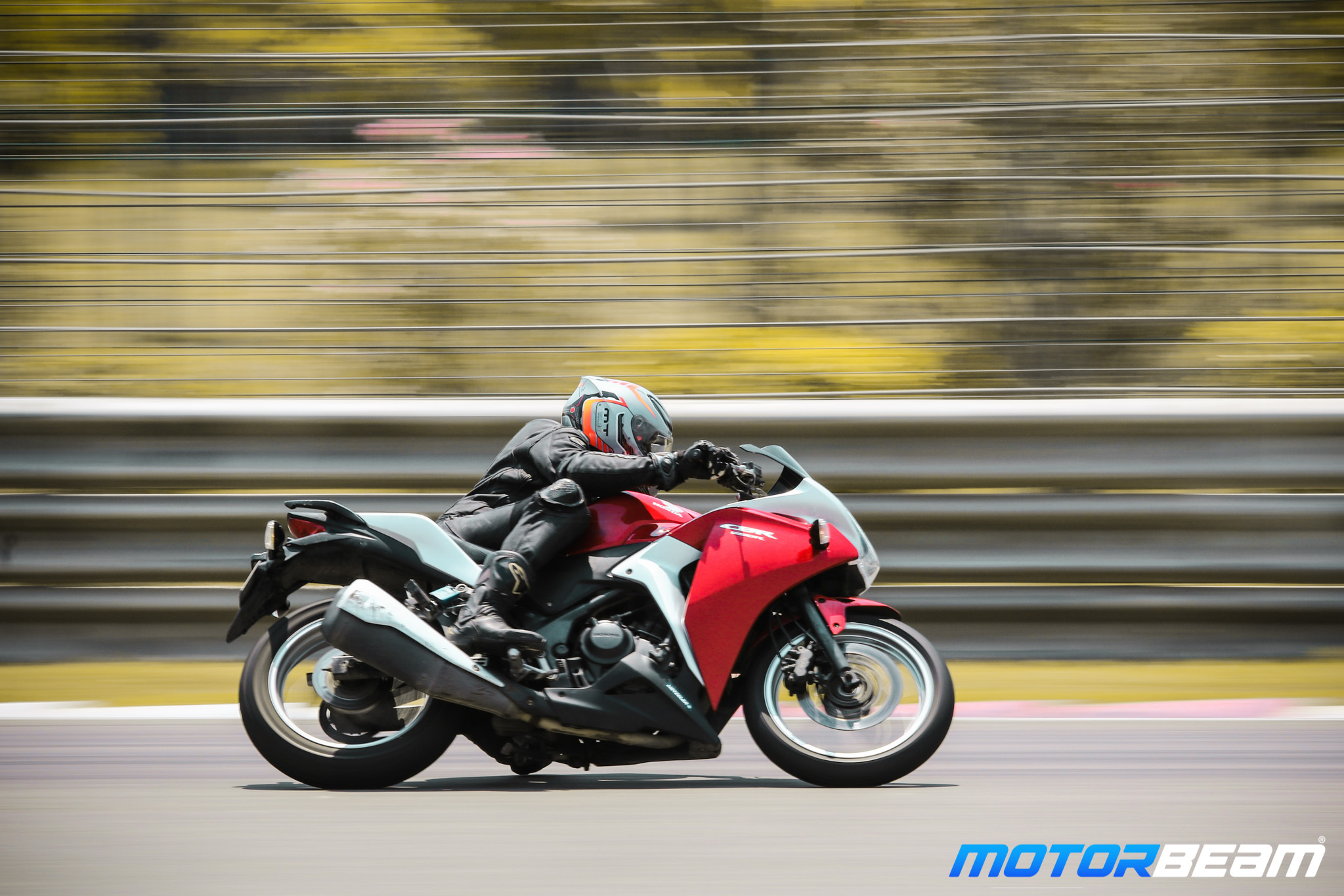 Honda CBR250R Track Experience-4