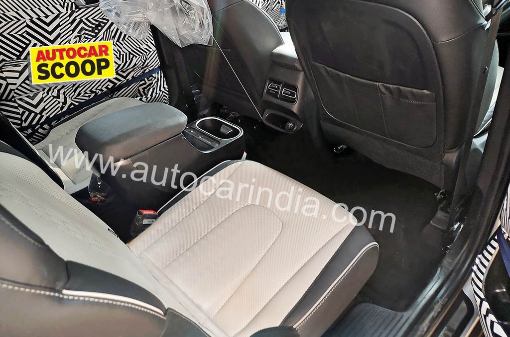 Hyundai Alcazar Interior Spied