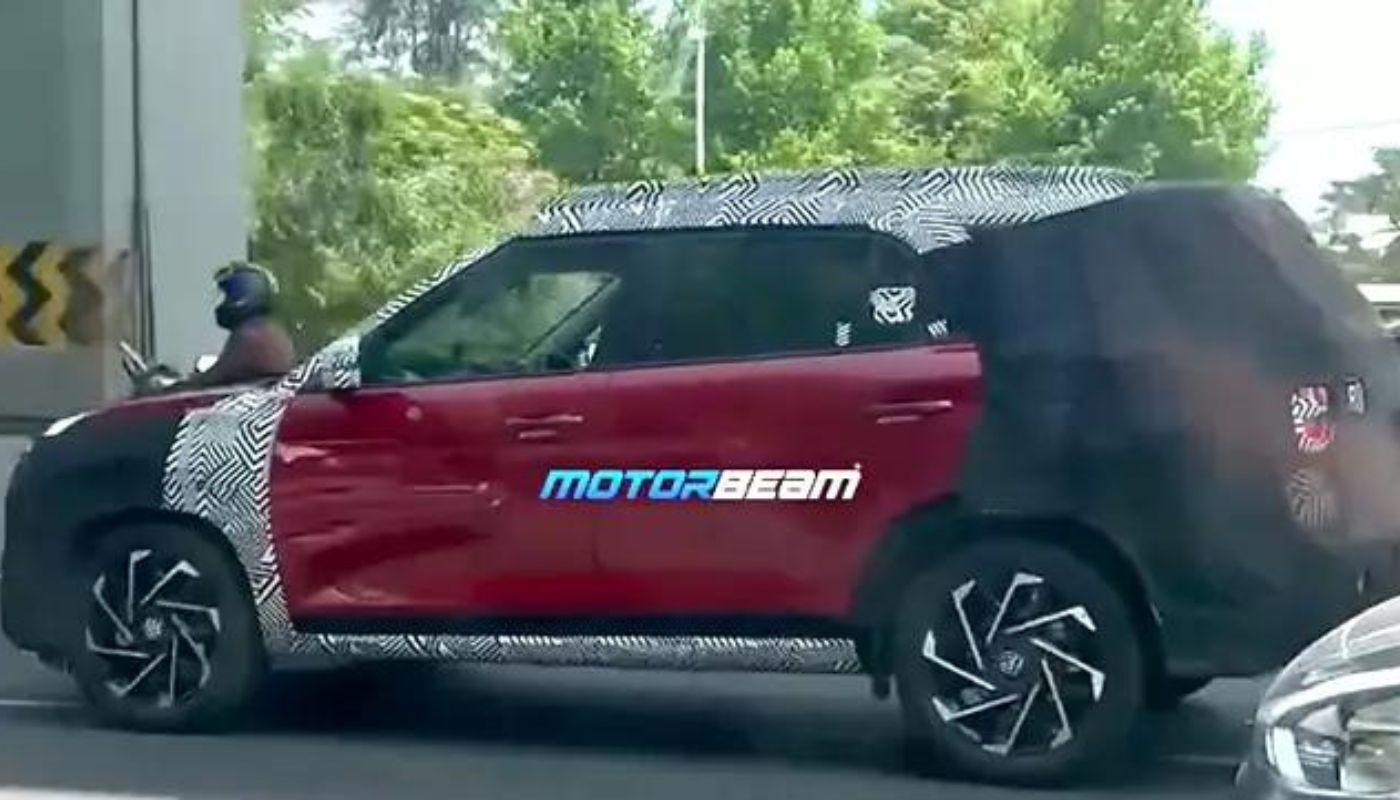 Hyundai Alcazar side profile spyshot