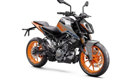 KTM Duke 200 Metallic Silver