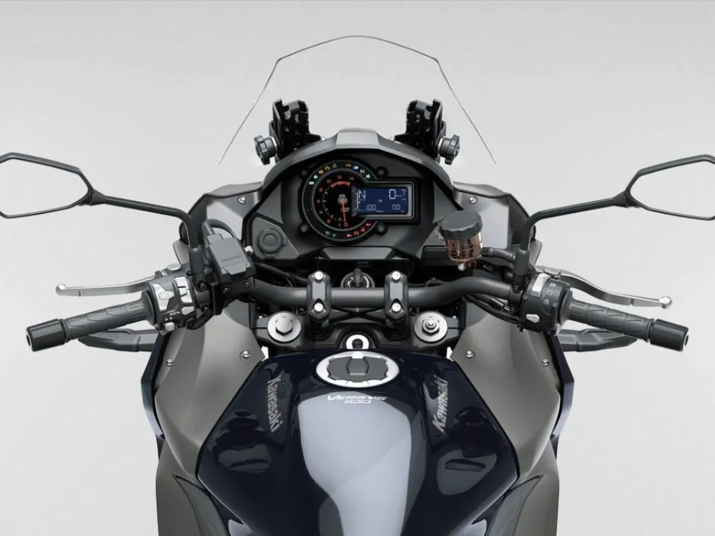 Kawasaki Versys 1100 gauge cluster