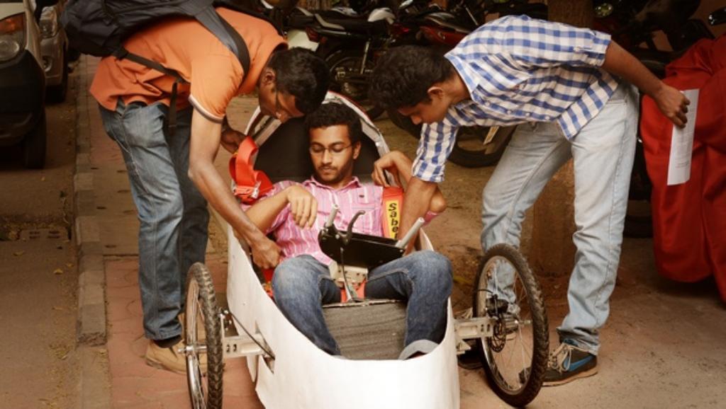 Kerala Students 200 kmpl Car