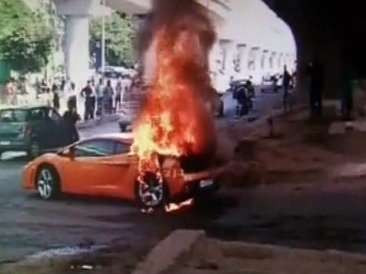 Lamborghini Gallardo Catches Fire In New Delhi