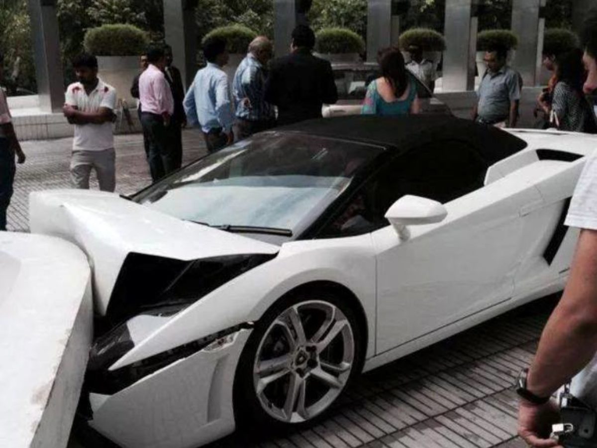 Valet Crashes Lamborghini Gallardo Spyder In Delhi