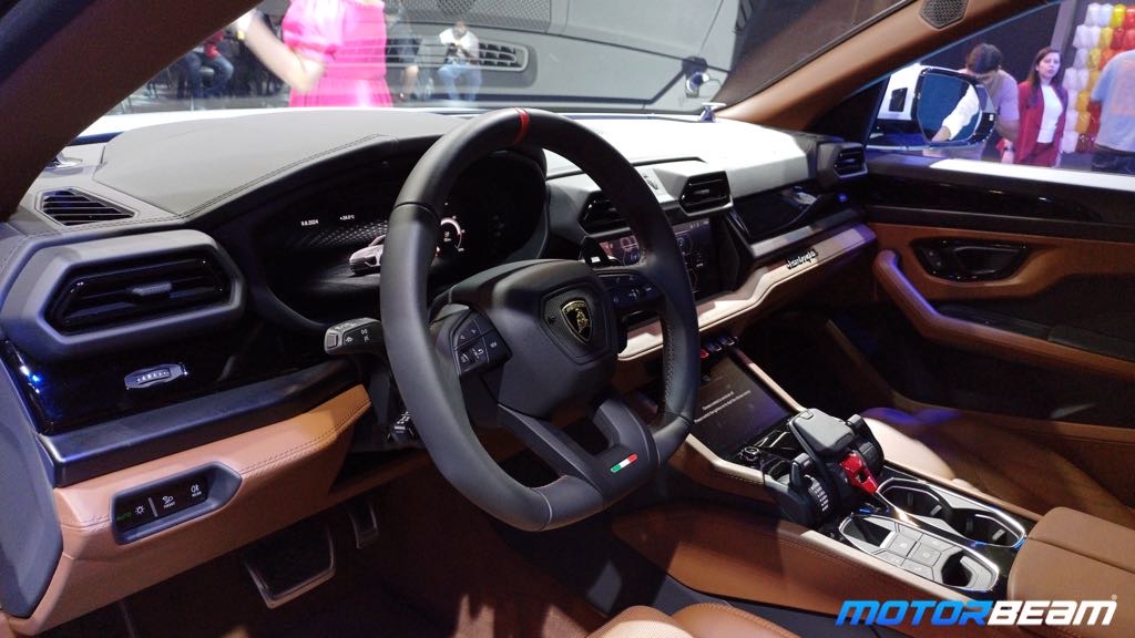 Lamborghini Urus SE Interior