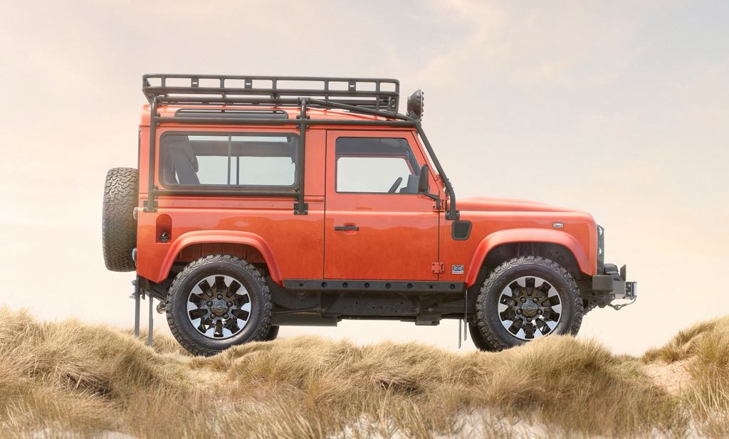 Land Rover Classic Defender V8 Side