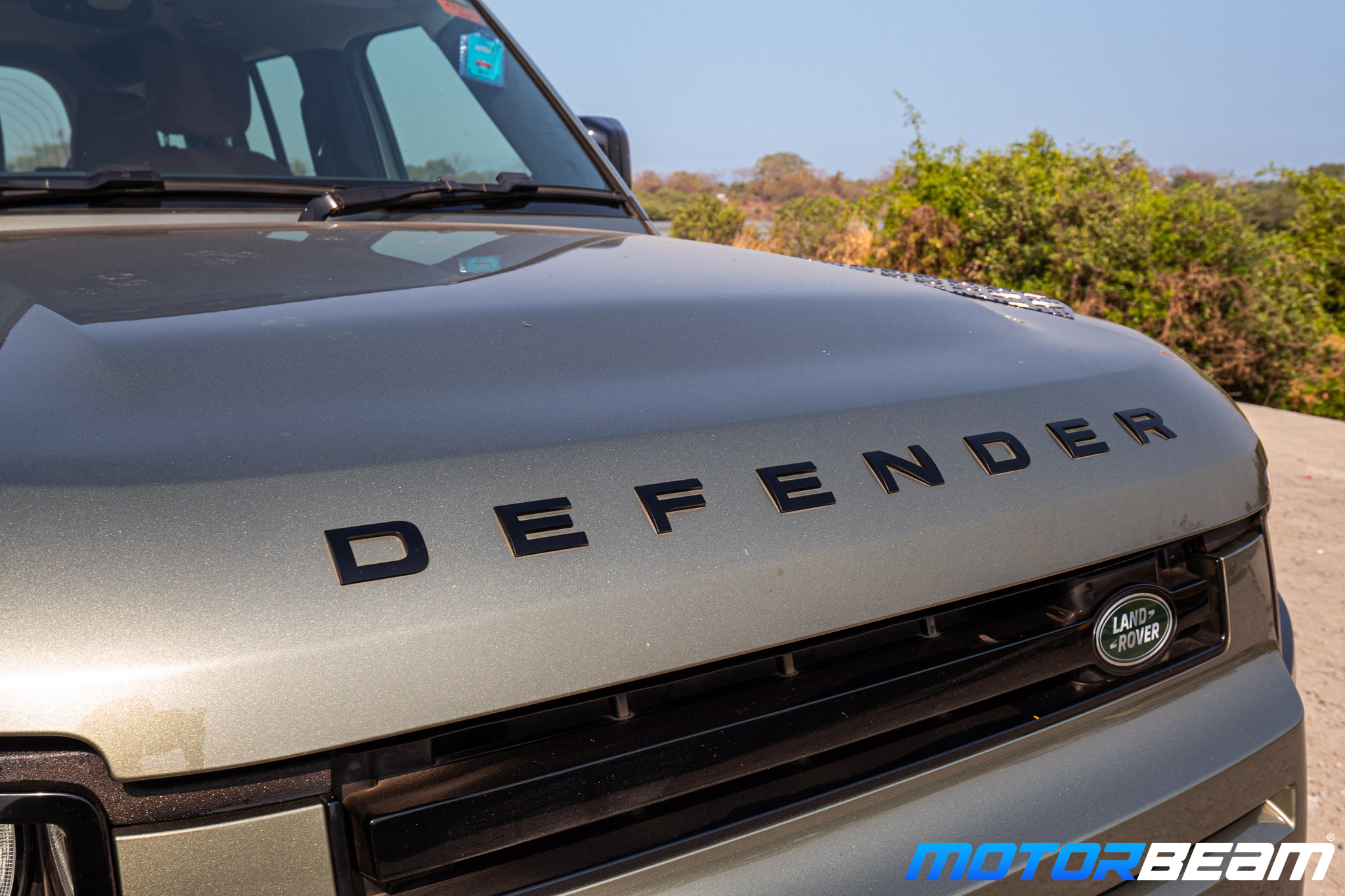 Land-Rover-Defender-110-HSE-24