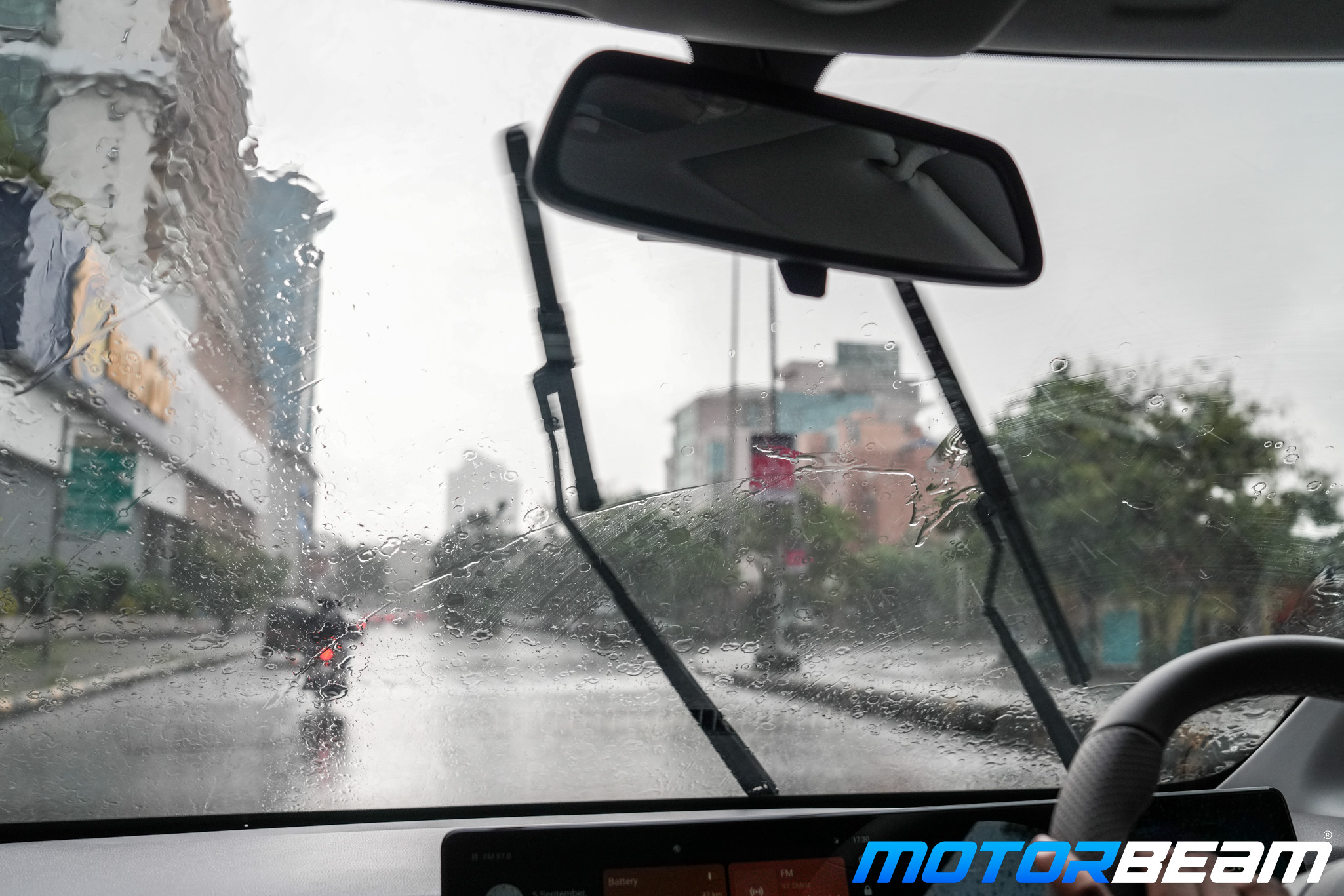 Wipers are frameless and of good quality, which is a blessing in Mumbai rains.