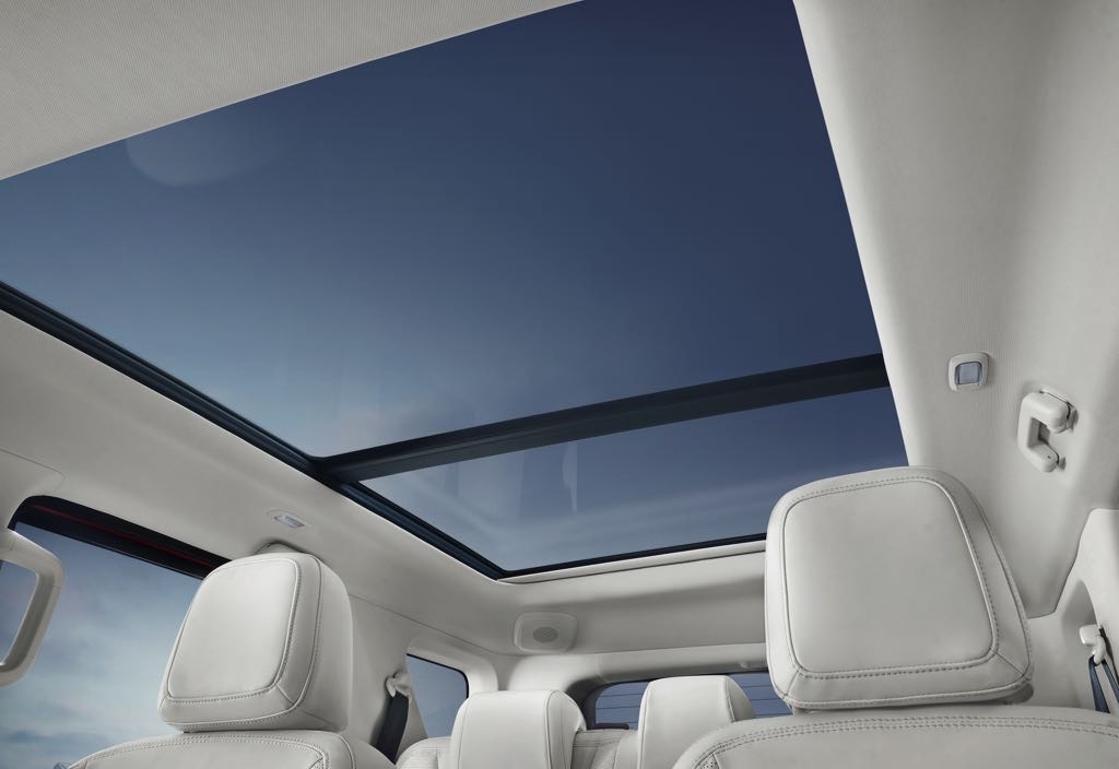 Mahindra Thar Roxx Panoramic Sunroof