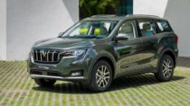 Mahindra XUV700 Deep Forest Green