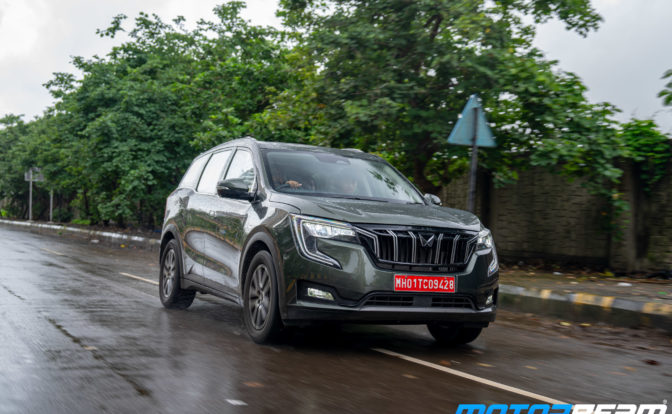 Mahindra-XUV7OO-Deep-Forest-Green-13