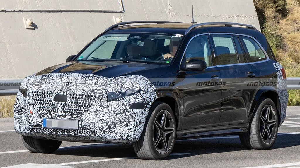 Mercedes GLS Facelift Spotted