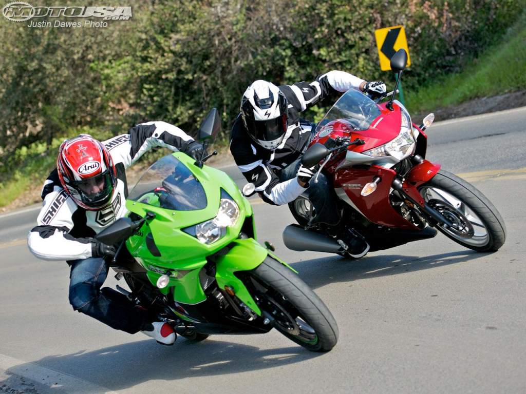 Kawasaki Ninja 250R vs CBR250R