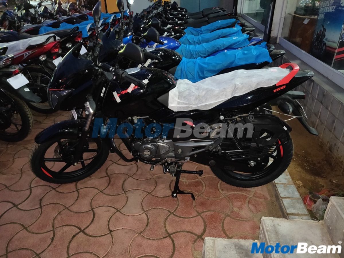 Pulsar 150 deals new model colours