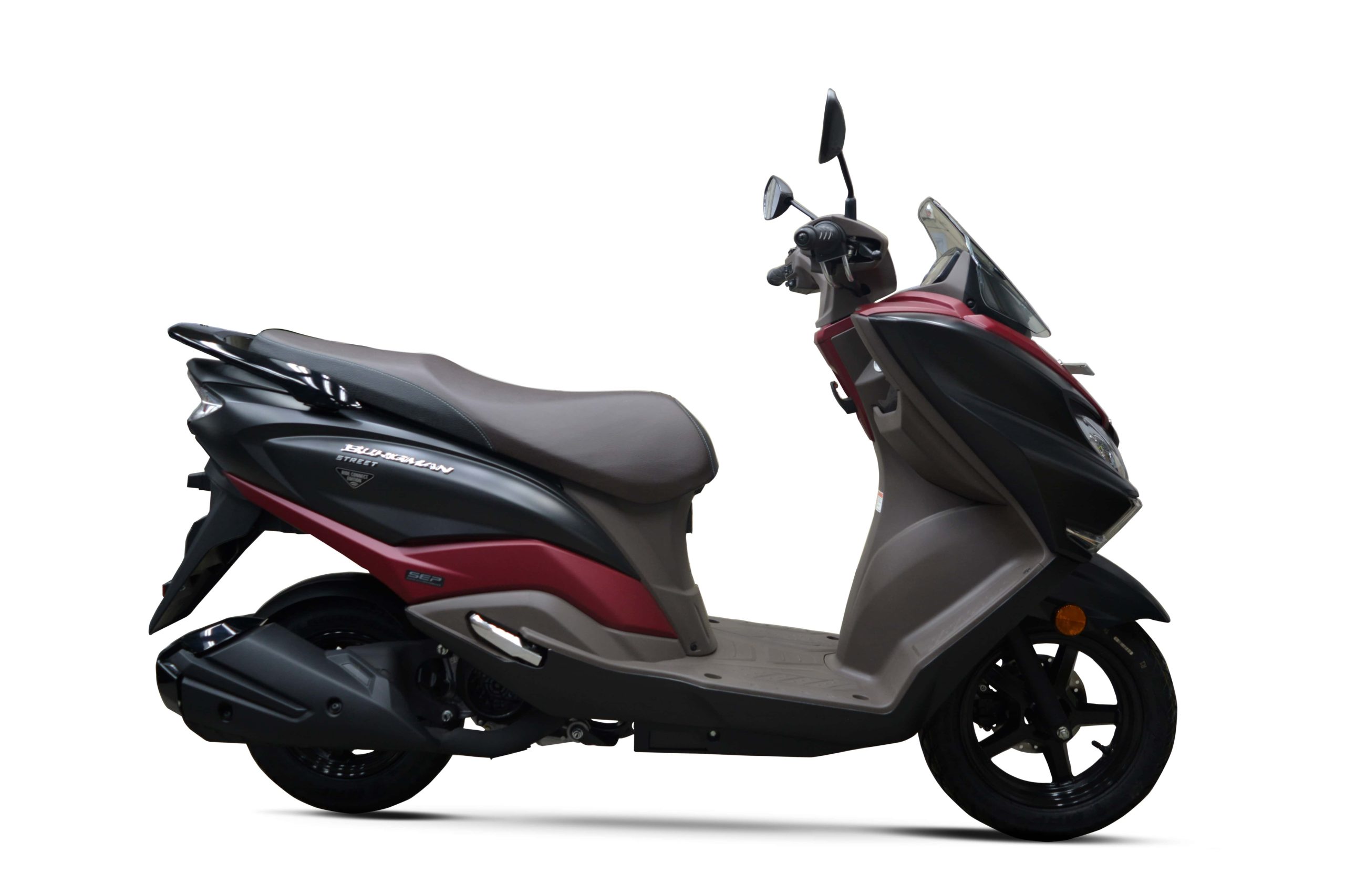 Suzuki Burgman Street in Metallic Matte Black No.2-min