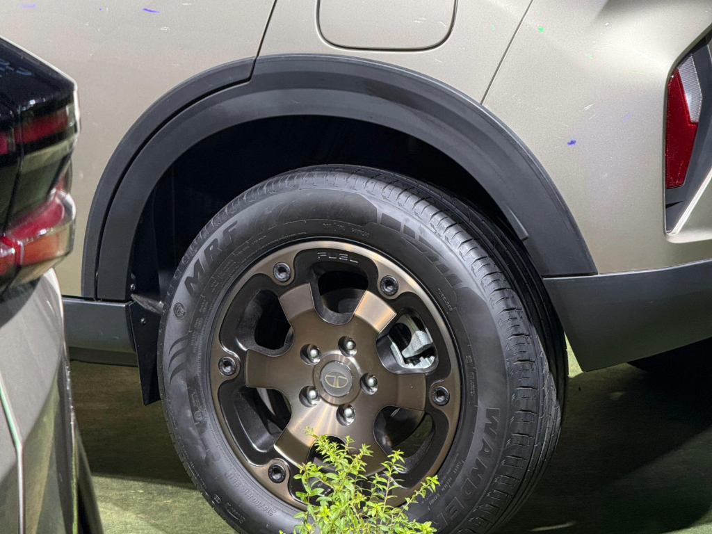 Tata-Nexon-EV-Bandipur Edition Wheels