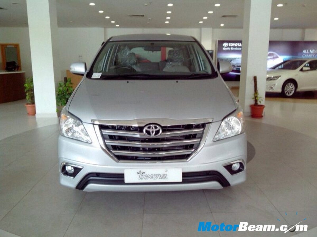 innova car silver