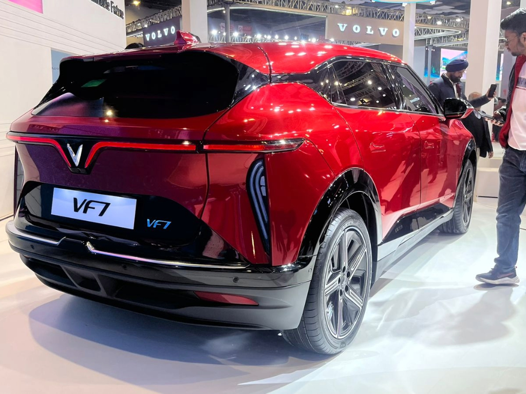 VinFast VF7 Rear