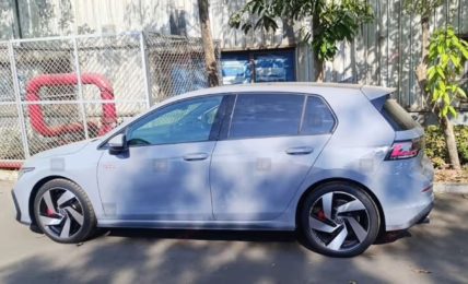 Volkswagen Golf GTI Spied