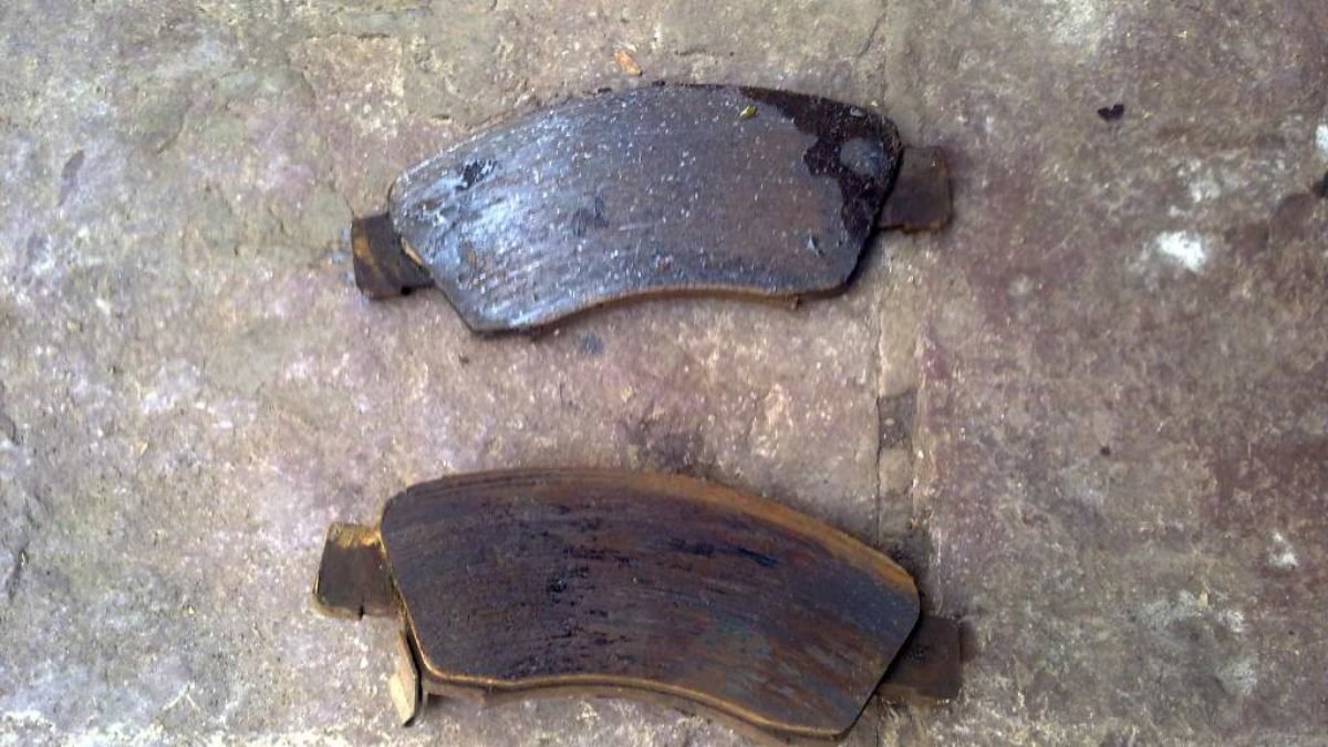 Worn Out Brake Pads: Signs of Bad Brake Pads & What to do Next